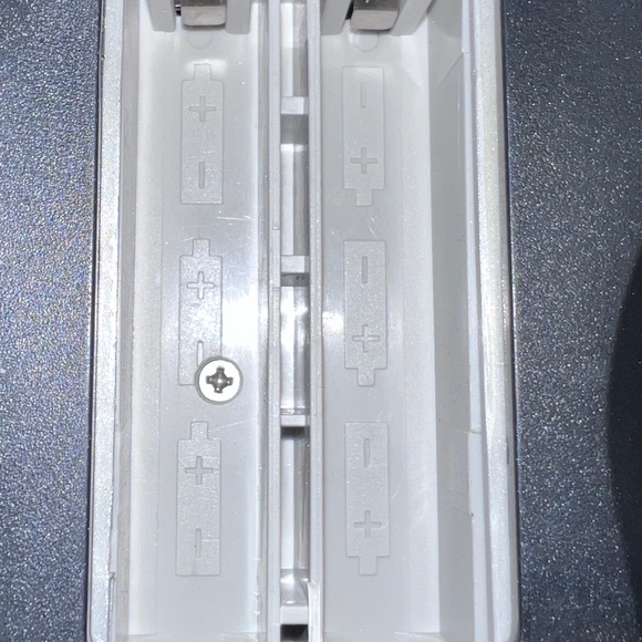 Optima 20 Electric Stapler 20-Sheet Capacity, Silver Model #48208 WORKS GOOD.... - Picture 7 of 8